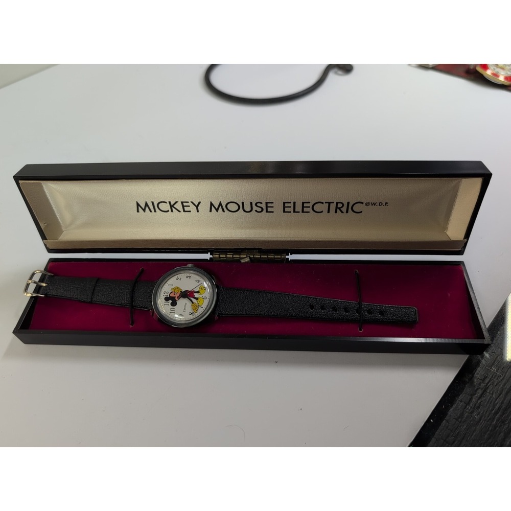 VINTAGE 1968 MICKEY MOUSE ELECTRIC WATCH IN BOX WATER RESISTANT